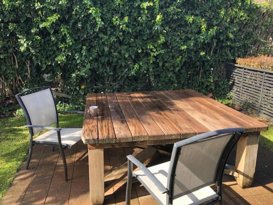 Sunny, Quiet, 2-Bedroom Unit In Fabulous Location! Cambridge Bagian luar foto